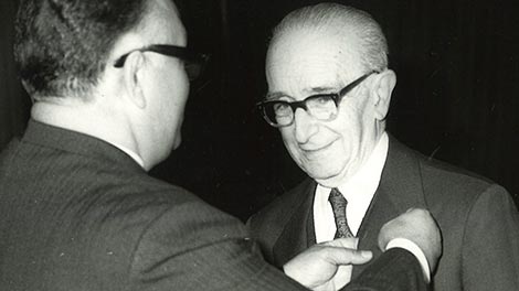 1935