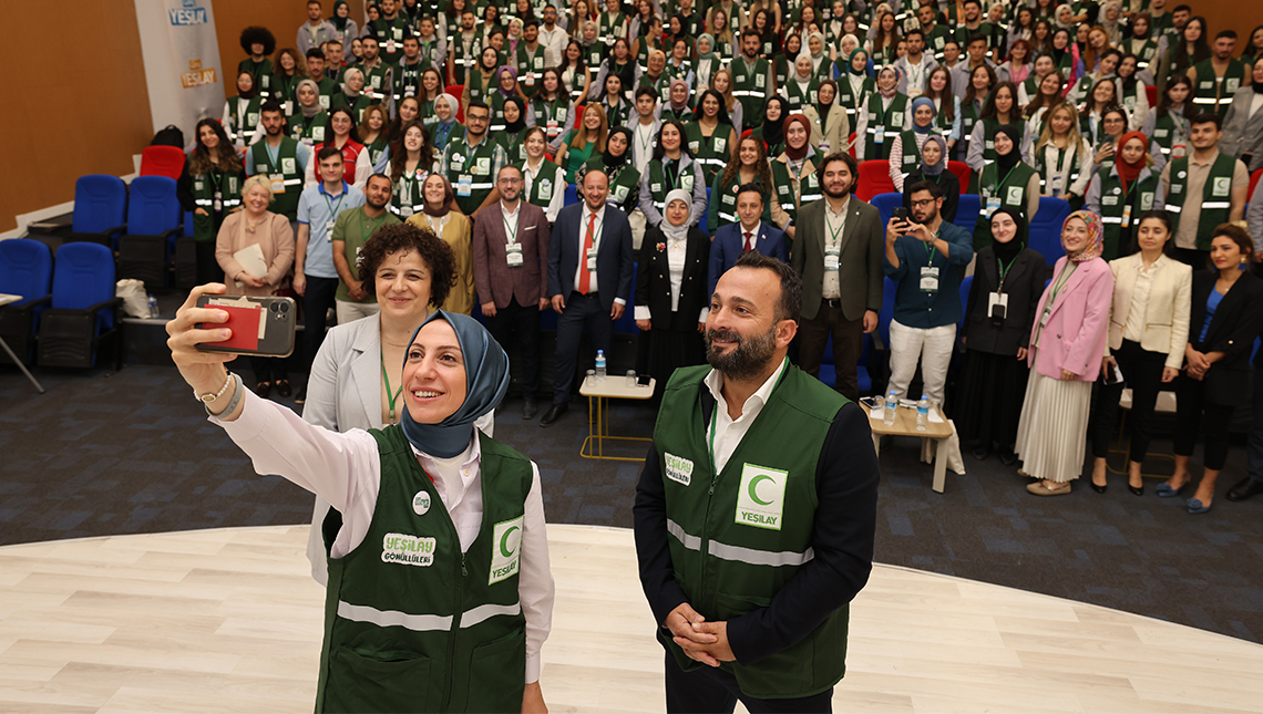 Yeşilay, 201 Üniversite Öğrencisine "Türkiye Bağımlılıkla Mücadele Akran Uygulayıcı Eğitimi" Verdi!