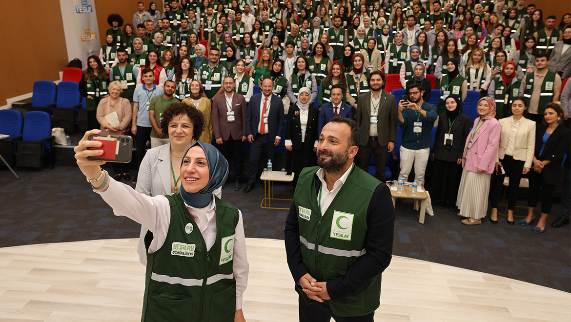 Yeşilay, 201 Üniversite Öğrencisine "Türkiye Bağımlılıkla Mücadele Akran Uygulayıcı Eğitimi" Verdi!