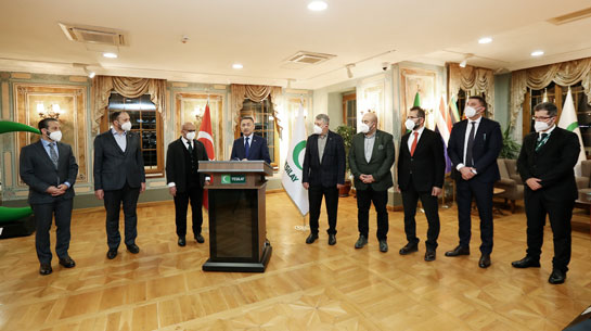 Cumhurbaşkanı Yardımcısı Fuat Oktay, Yeşilay’ı Ziyaret Etti ve Bağımlılık Çalışmalarıyla İlgili Bilgi Aldı