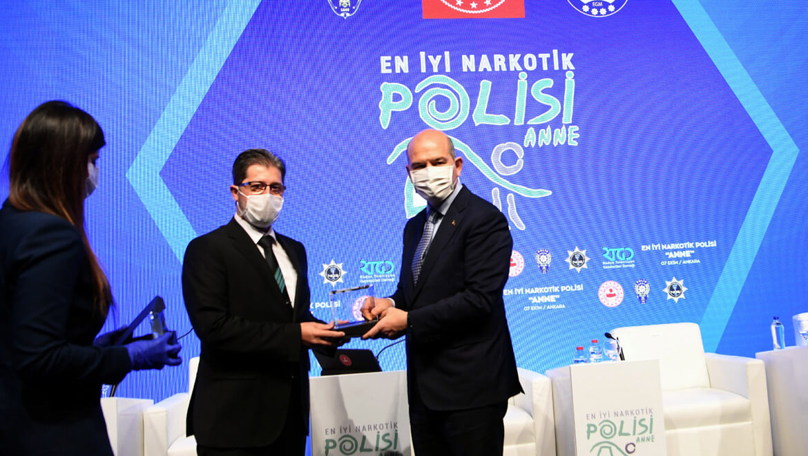 Yeşilay, "En İyi Narkotik Polisi: Anne" Projesi Paneline Katıldı