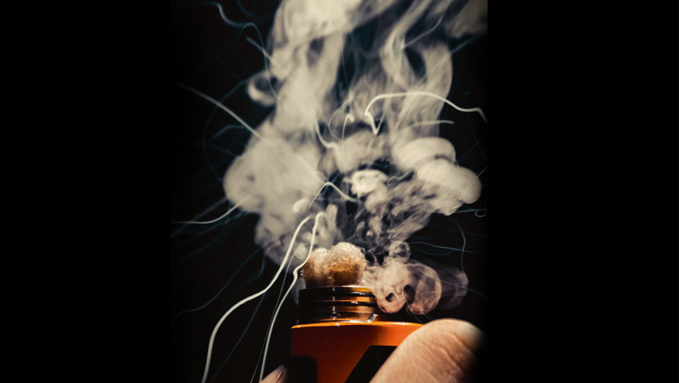 Elektronik sigara nikotin pandemisini gelecek nesillere taşıyor